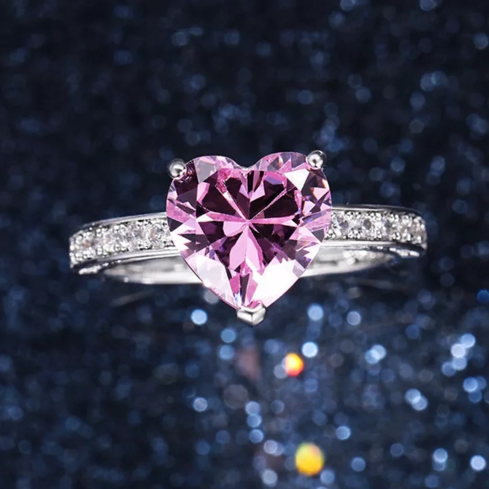 - WEDDING RING - Picture 2 of 3